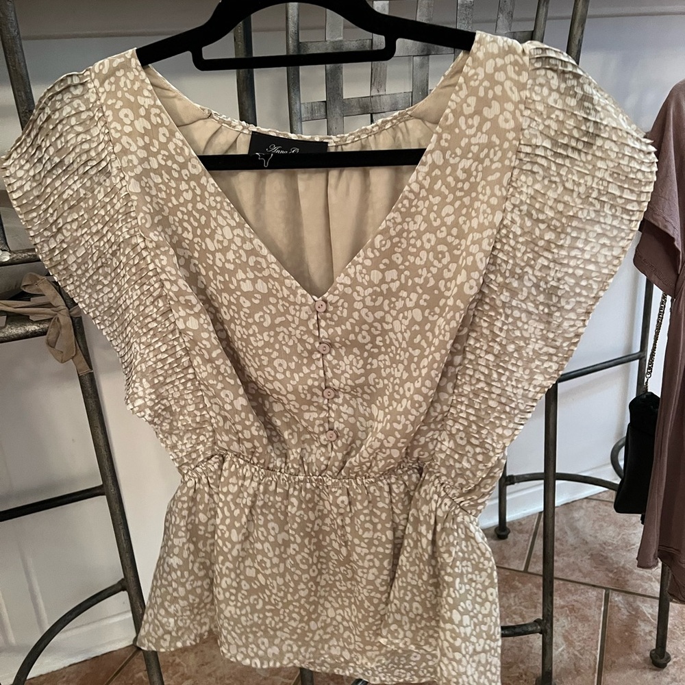 Womens cropped blouse